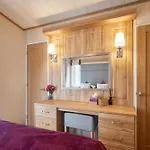 Chalet Lakeview Winter With Hot Tub York
