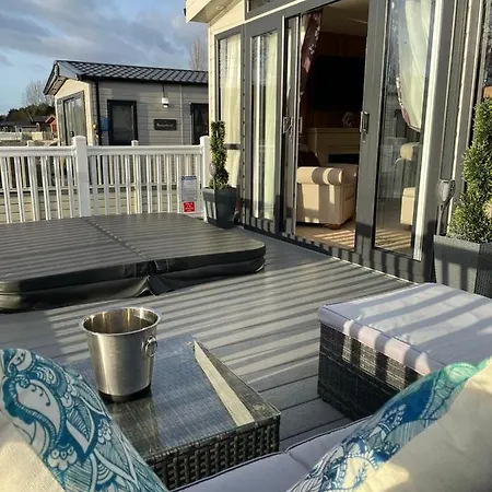 Lakeview Winter With Hot Tub * يورك