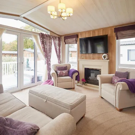 シャレー Lakeview Winter With Hot Tub