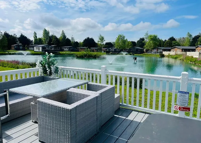 Lakeview Winter With Hot Tub シャレー