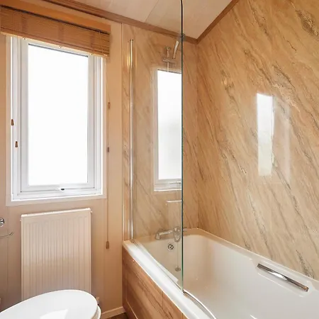 Lakeview Winter With Hot Tub シャレー *