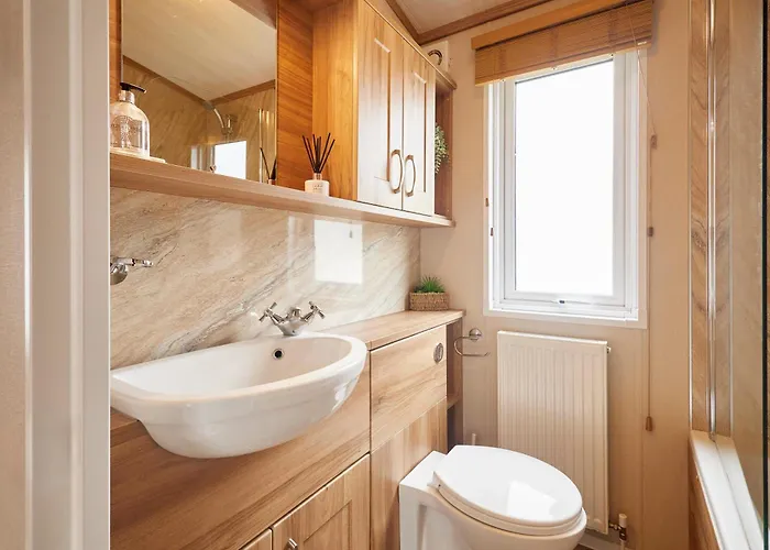 シャレー Lakeview Winter With Hot Tub ヨーク