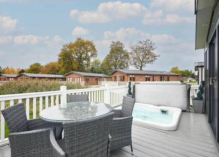 Lakeview Winter With Hot Tub シャレー